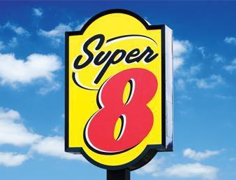 Super 8 By Wyndham Smoky Lake Exterior photo
